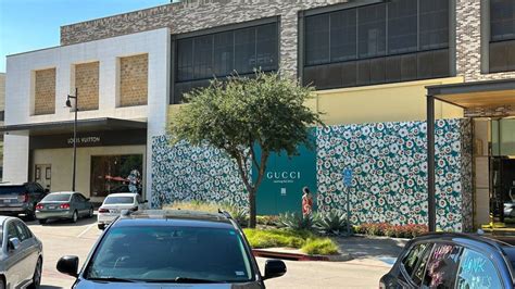 gucci store in fort worth